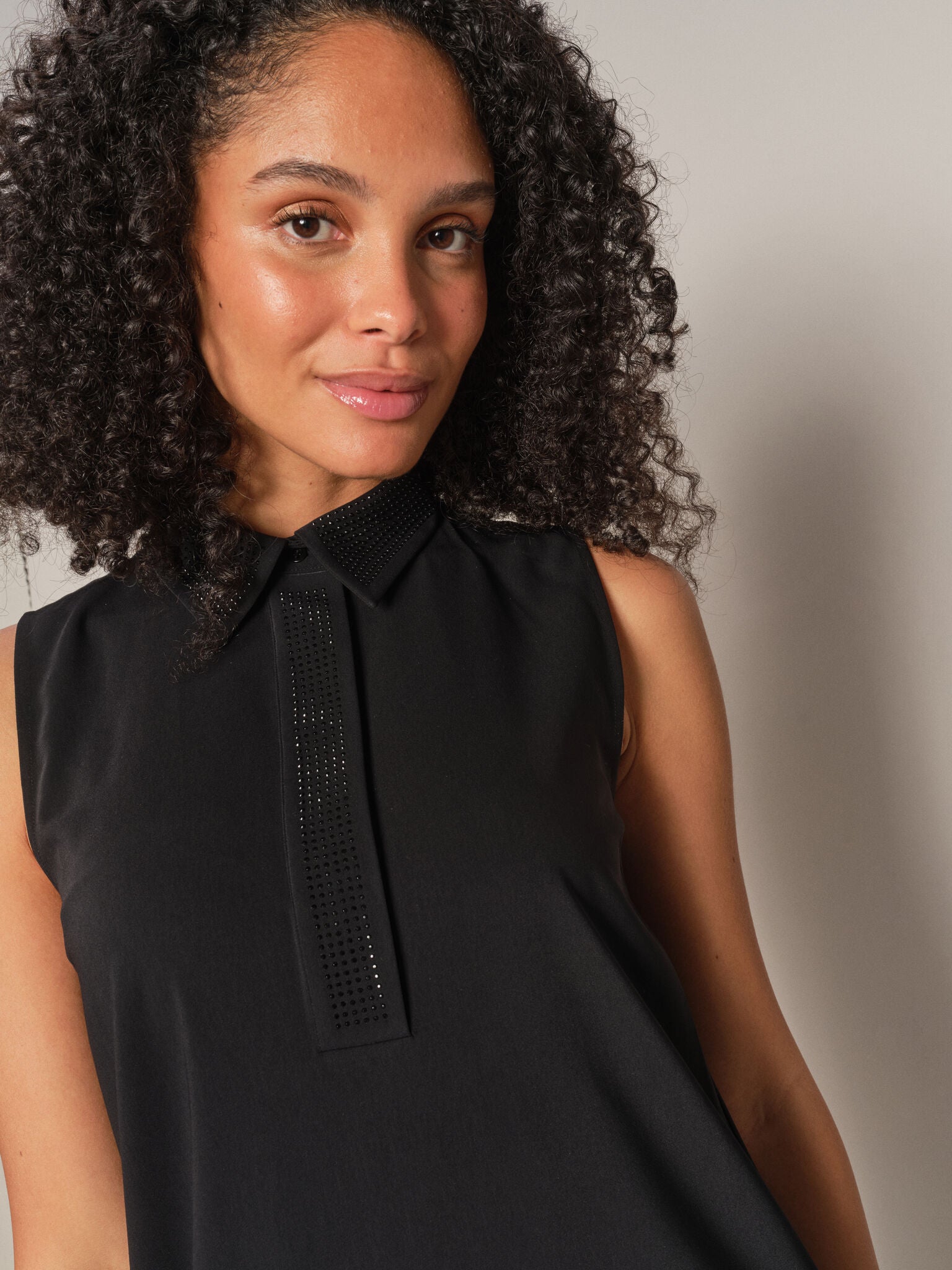 Modelshot / Black / Detail